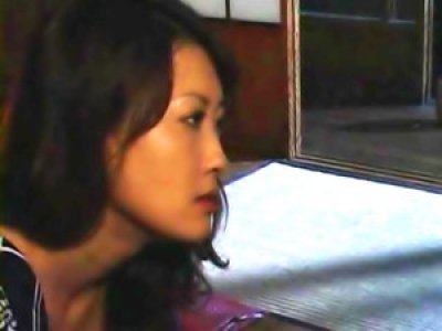Reiko Yamaguchi Jolie femme asiatique milf