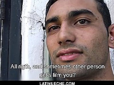 Latinleche - un homme latin timide et hétérosexuel se masturbe devant la caméra pour de l'argent HD