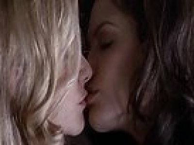 Angelina Jolie lesbienne dans un film mainstream