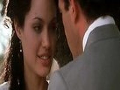 Angelina Jolie nue et baisée dans Original Sin