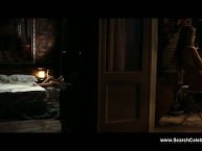 Elena Anaya et Natasha Yarovenko nues dans Room In Rome