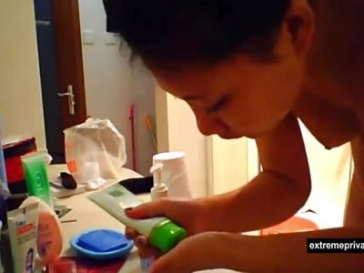 Une mère de famille taïwanaise espionnée chez elle, nue