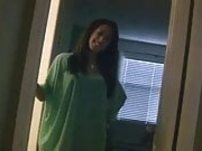 Une femme chaude qui se prépare