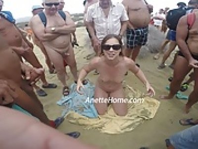 Amateur échangiste bukkake sur la plage