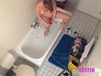 EX Feundin Corinna secrètement filmée dans la salle de bain