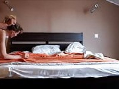 Adolescent amateur maigrelet se fait baiser au lit fait maison 87kuy