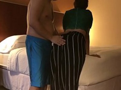 La femme trompée par son mari dans un hôtel 720p