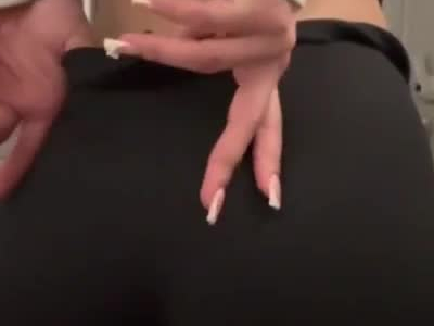 perfect booty in leggings