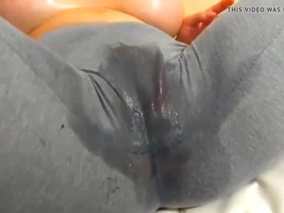Un professeur blond et cochon a besoin d'une bite