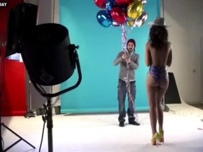 Emily Ratajkowski seins nus dans un shooting sexy pour GQ