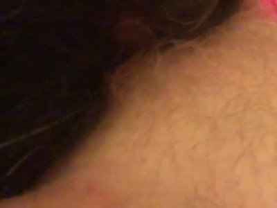 Chatte poilue léchée et orgasme
