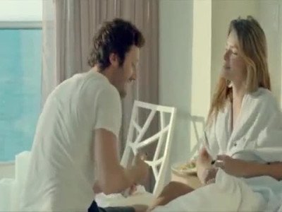 Eugenia Suarez montre ses fesses dans El Hilo Rojo