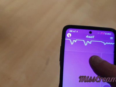 Public Flash - Orgasme féminin avec un jouet à distance au...