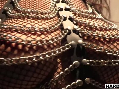 Beauté asiatique exotique aux seins naturels massifs analysée HD