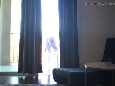 Le Cougar : Un été de coqs noirs