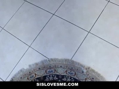 SisLovesMe - Une belle-sœur se réveille avec la bouche pleine de bite.