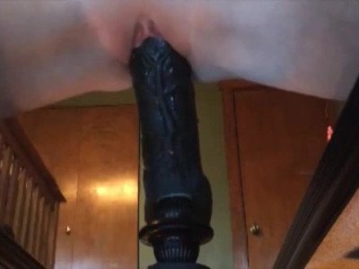 Chevauchant mon gode géant de 12 pouces