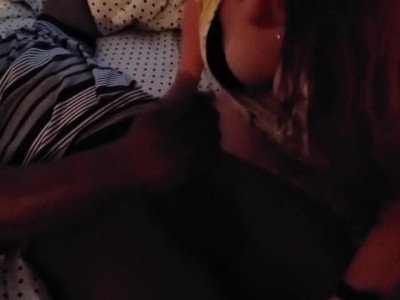 Femme prenant le fils de son mari pour bbc