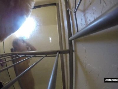 ma soeur 19 se détend sous la douche