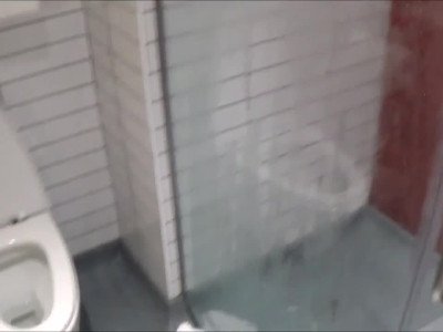 Sœur et frère excités