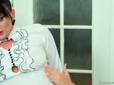Déchirer un trou de baise sur ces putes de la mode