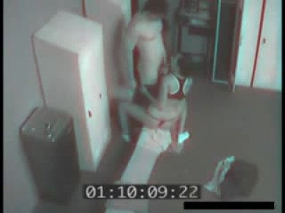 Caméra cachée et baise dans une salle de gym