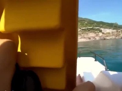 Fellation sur un pédalo