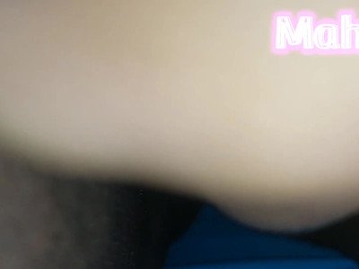 Tamil Aunty Mahi montrant chatte et doigté avec...