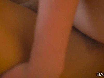 Cayla Lyons et Niki Sweet en tribu lesbienne