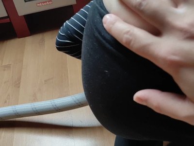 Aspirateur Sexy Maid, vidéo porno HD gratuite 83 :
