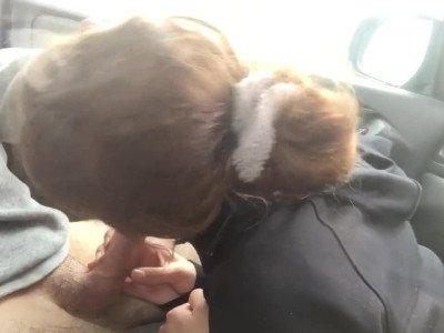 UNE JOLIE FILLE AUSTRALIENNE M'A SUCÉ LA BITE