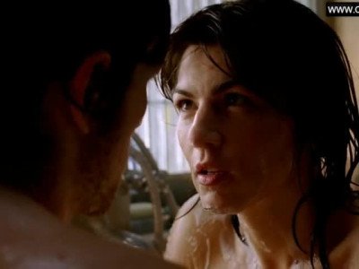 Kim van Kooten nue se fait baiser