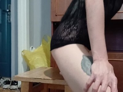 I fuck hard with a dildo and cum intensely