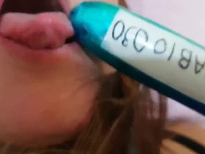 Una bella vacca che gode per me con il suo dildo