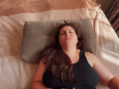 MILF Cums Brightly. Filled with Sperm the Chest and Face of a Gorgeous Girl. Tin