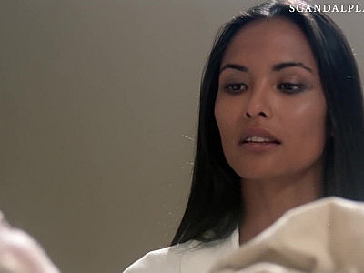 Laura Gemser touches Cindy Leadbetter's Bush in Scene